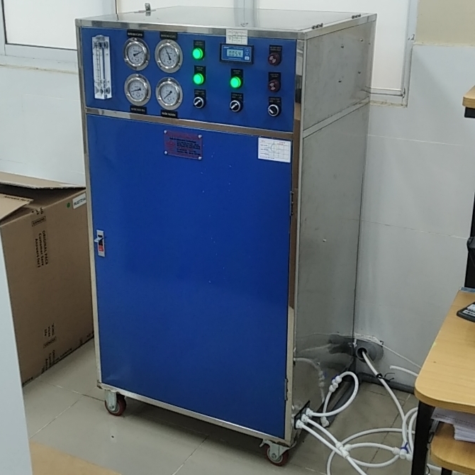 Máy lọc nước RO Bán Công Nghiệp AQUA 30 lít/giờ