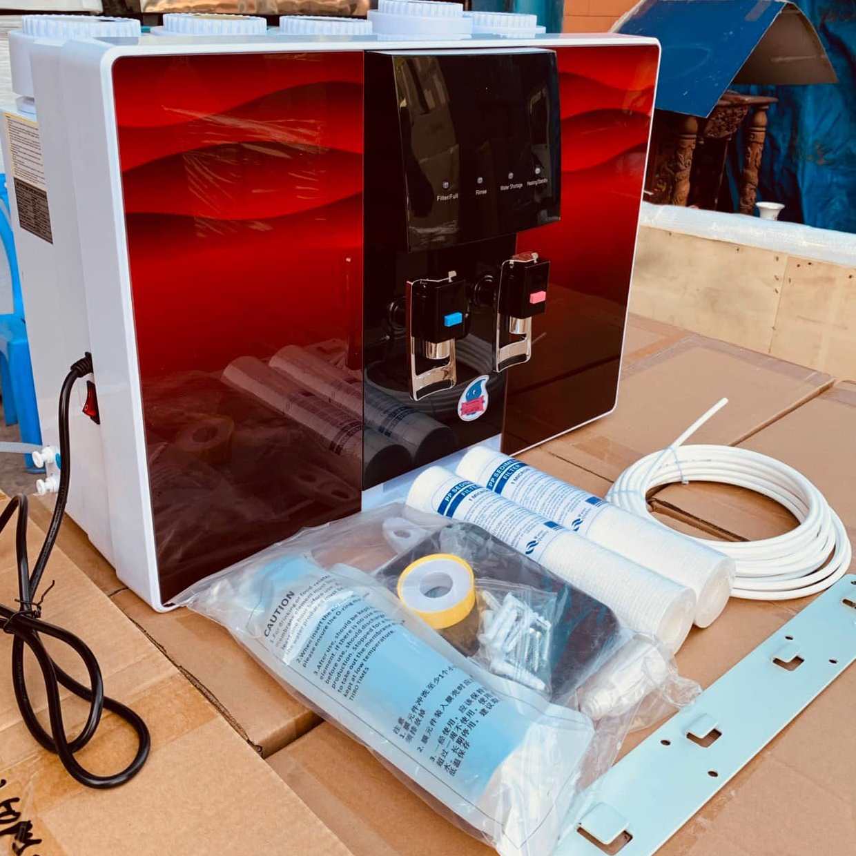 Máy lọc nước treo tường Nóng Lạnh AQUA